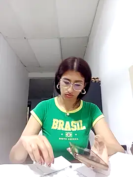 Esperanza  hot online show from February 16, 2026, 2:43 am