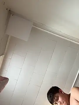 tugatitocaliente12 online show from March 28, 2026, 7:37 pm