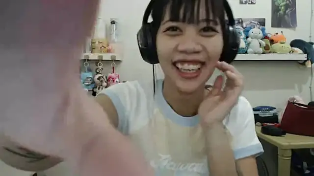 Snapshot of GloryKulikowski chatting on March 3, 2026, 1:45 am GloryKulikowski online show from March 3, 2026, 1:45 am