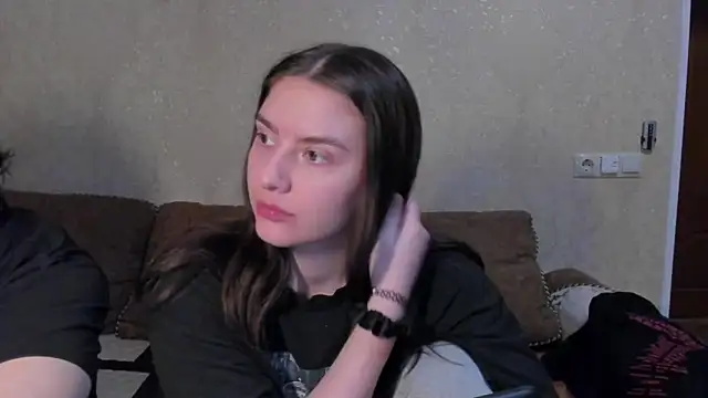 love lina muuur online show from February 21, 2026, 6:32 pm