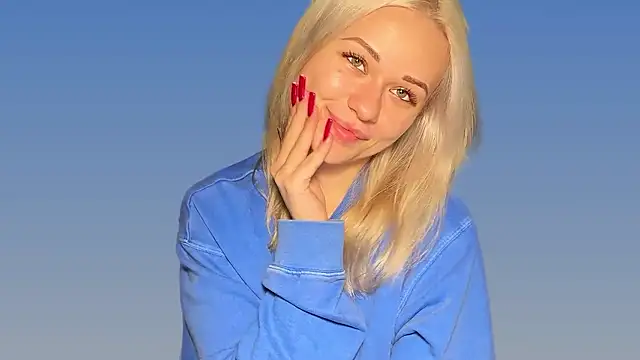 Leylia Lily online show from April 18, 2026, 5:37 pm