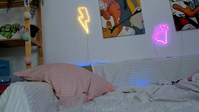 Ophelia Jay online show from March 2, 2026, 7:15 am