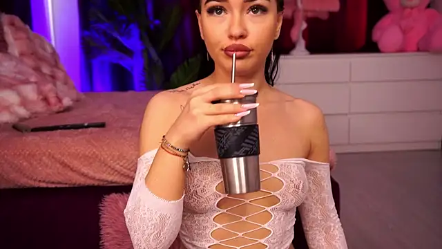 SashaLorrenz online show from April 9, 2026, 6:19 am