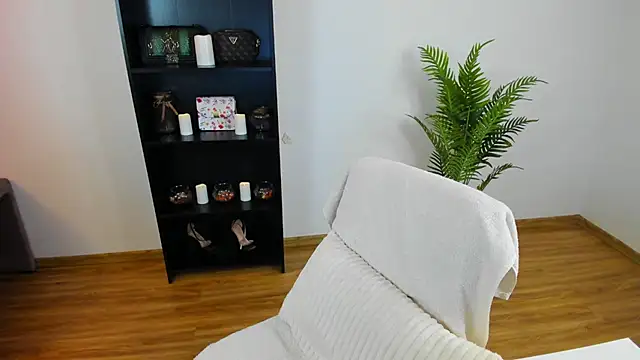 Snapshot of khloe_starrr chatting on May 25, 2026, 4:38 pm khloe starrr online show from May 25, 2026, 4:38 pm