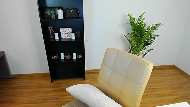 Snapshot of khloe_starrr chatting on May 31, 2026, 6:09 pm khloe starrr online show from May 31, 2026, 6:09 pm