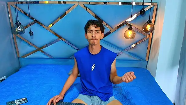 skinny jean  online show from March 30, 2026, 8:10 pm