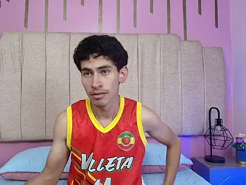 skinny jean  online show from March 2, 2026, 8:05 pm