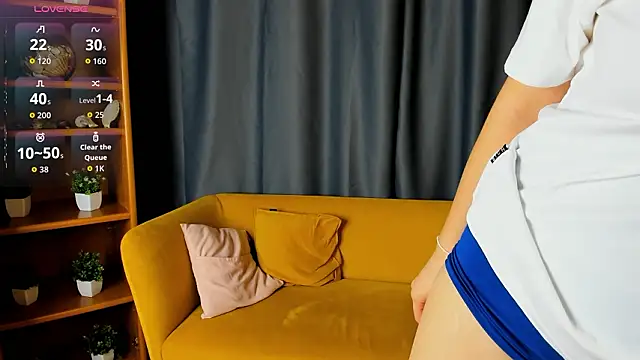 Snapshot of VelvetVoltage chatting on February 28, 2026, 9:36 pm VelvetVoltage online show from February 28, 2026, 9:36 pm