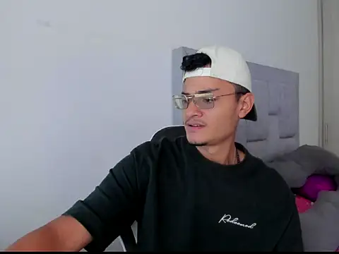 FredericSloan online show from February 24, 2026, 8:53 pm