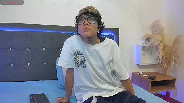 Ale cuzz online show from February 18, 2026, 9:00 pm