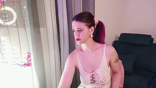 Snapshot of Alessia-Bloom chatting on May 30, 2026, 7:52 pm Alessia-Bloom online show from May 30, 2026, 7:52 pm