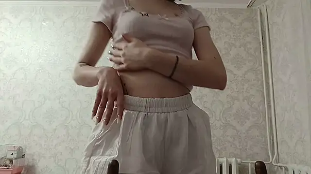 Trisstohug online show from February 15, 2026, 5:34 pm