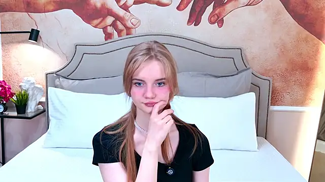 ElfieWhite online show from March 20, 2026, 3:13 pm