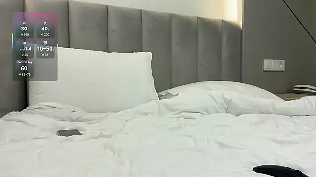 -LunaLove- online show from March 3, 2026, 8:27 pm