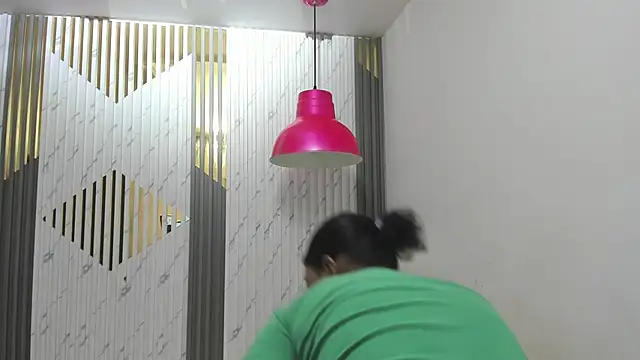 Snapshot of SaraaLopeez chatting on March 3, 2026, 7:43 pm SaraaLopeez online show from March 3, 2026, 7:43 pm