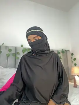 Snapshot of aminaa_ chatting on March 27, 2026, 7:26 pm aminaa online show from March 27, 2026, 7:26 pm