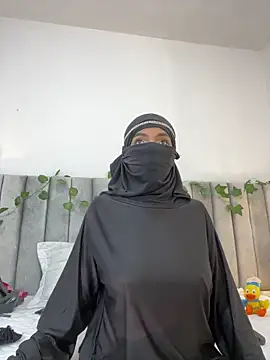 Snapshot of aminaa_ chatting on March 21, 2026, 6:45 pm aminaa online show from March 21, 2026, 6:45 pm