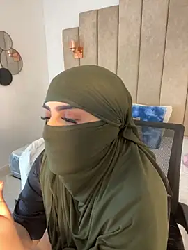 rashaaa  online show from March 19, 2026, 4:01 am