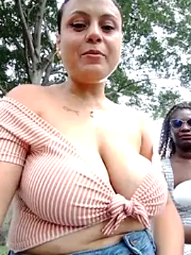 Snapshot of tiifany_lopez chatting on July 17, 2026, 7:33 pm tiifany lopez online show from July 17, 2026, 7:33 pm