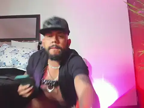 Snapshot of King_bear_25 chatting on February 27, 2026, 3:29 am King bear 25 online show from February 27, 2026, 3:29 am