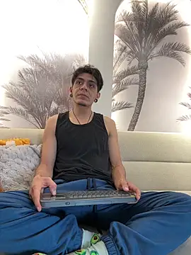 Snapshot of abrilandjulian chatting on April 9, 2026, 11:49 am abrilandjulian online show from April 9, 2026, 11:49 am