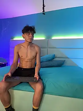 Snapshot of abrilandjulian chatting on March 3, 2026, 11:39 am abrilandjulian online show from March 3, 2026, 11:39 am