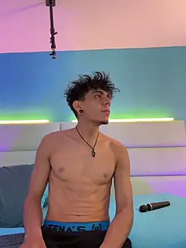 Snapshot of abrilandjulian chatting on March 17, 2026, 11:57 am abrilandjulian online show from March 17, 2026, 11:57 am