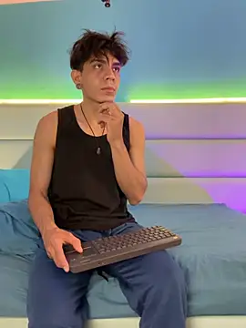 Snapshot of abrilandjulian chatting on March 21, 2026, 12:09 pm abrilandjulian online show from March 21, 2026, 12:09 pm