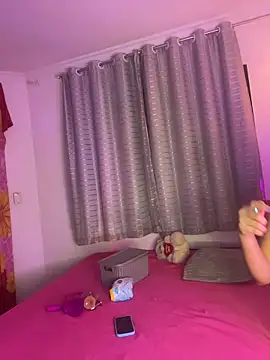 Snapshot of Aneruivinhaa chatting on April 18, 2026, 7:29 pm Aneruivinhaa online show from April 18, 2026, 7:29 pm