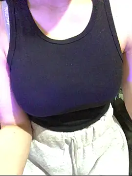 Junnybae22 online show from February 13, 2026, 11:43 am