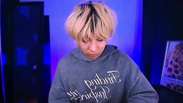 prince oliverr online show from April 22, 2026, 3:02 am