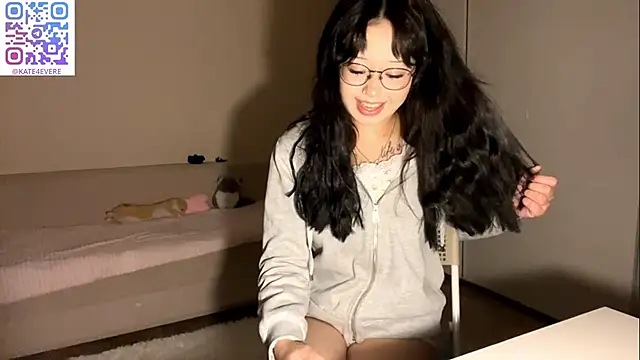 Snapshot of KateGlowee chatting on February 18, 2026, 3:30 pm KateGlowee online show from February 18, 2026, 3:30 pm