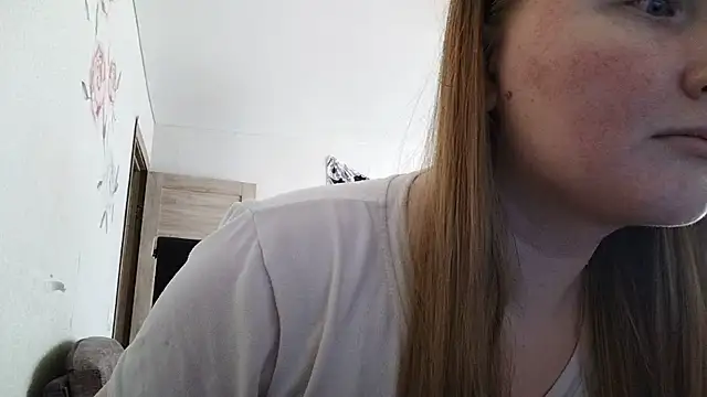 Snapshot of AnikaLipps chatting on June 8, 2026, 4:40 pm AnikaLipps online show from June 8, 2026, 4:40 pm