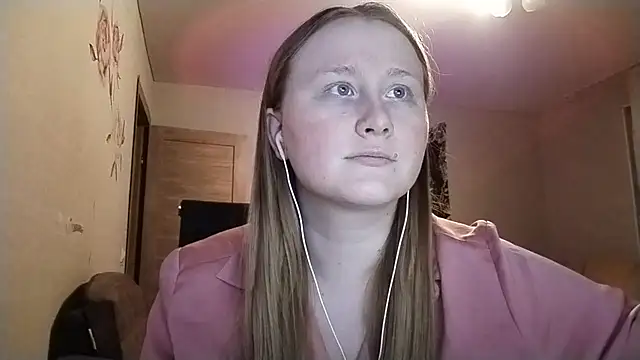 AnikaLipps online show from April 6, 2026, 12:06 am