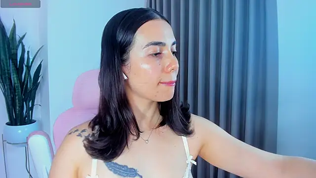 sara ospina22 online show from May 31, 2026, 9:04 pm
