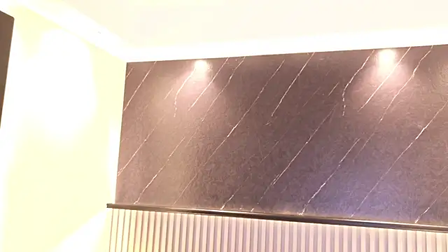 Kinsleybrown online show from April 10, 2026, 4:19 am