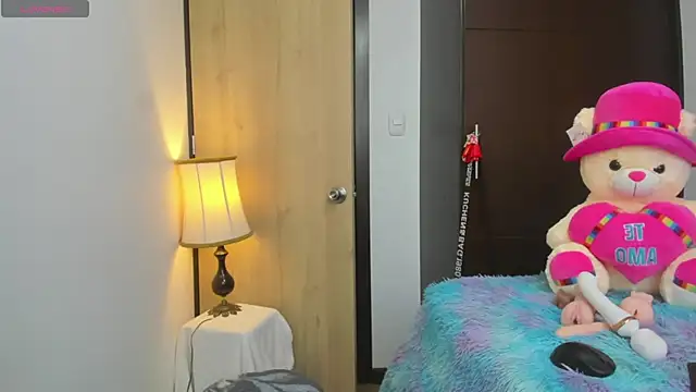 Snapshot of alisoondrean_ chatting on February 20, 2026, 12:51 pm alisoondrean online show from February 20, 2026, 12:51 pm