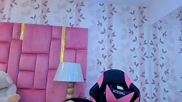 KristallRous online show from February 26, 2026, 7:36 pm