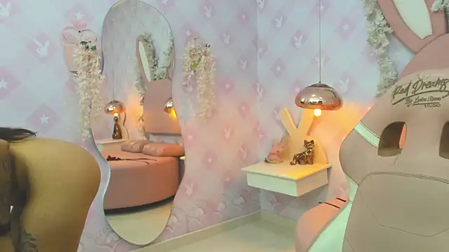 Isabellaa Rosee online show from April 19, 2026, 8:00 pm