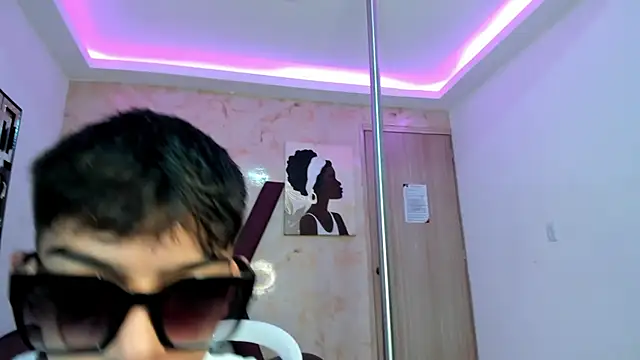 Snapshot of KITTY_BOSH chatting on February 24, 2026, 1:12 pm KITTY BOSH online show from February 24, 2026, 1:12 pm