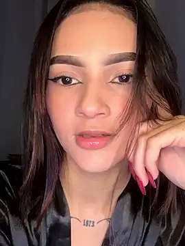 CarolineEvans x online show from April 2, 2026, 7:26 am