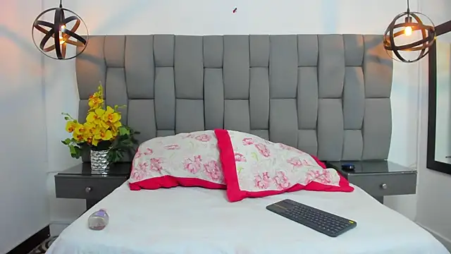 lunavarela online show from February 20, 2026, 11:34 am