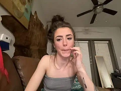 ash10alex online show from February 25, 2026, 4:23 am