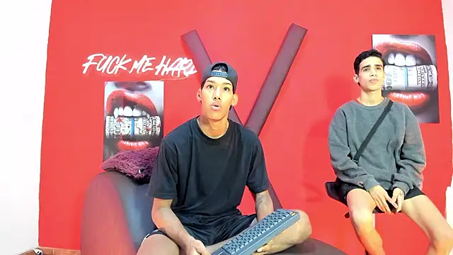 Snapshot of GREEN_BOYS chatting on February 21, 2026, 7:32 am GREEN BOYS online show from February 21, 2026, 7:32 am