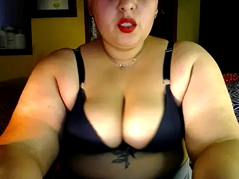 chanelxoxo18 online show from April 20, 2026, 9:27 pm