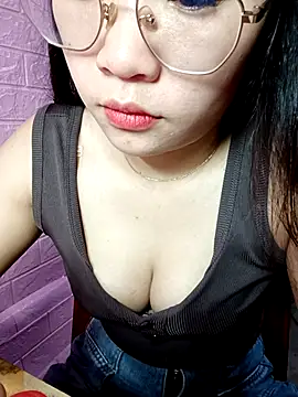 Eye-squirt online show from February 21, 2026, 2:02 am