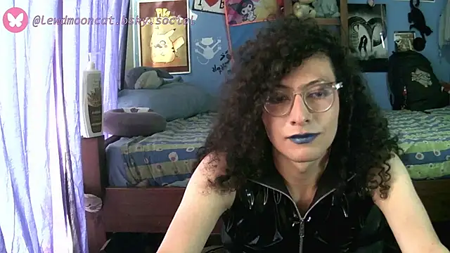 lewd mooncat online show from May 28, 2026, 7:42 pm