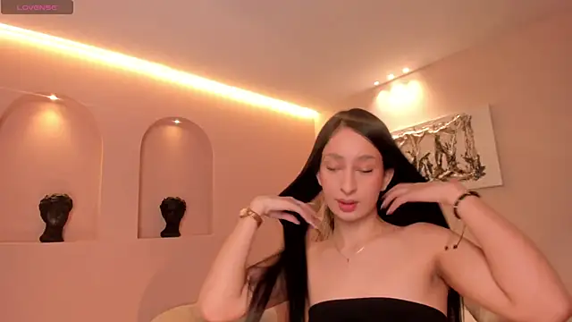 AmaraDivine online show from April 15, 2026, 11:16 am