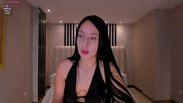 AmaraDivine online show from April 1, 2026, 11:33 am