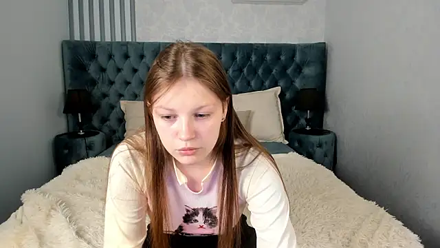 Snapshot of LauraBev chatting on May 16, 2026, 5:50 am LauraBev online show from May 16, 2026, 5:50 am